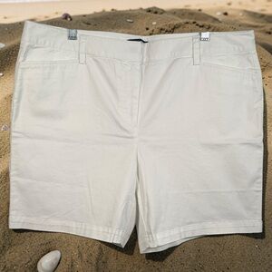 Lands' End Women's White Stretch Bermuda Shorts
